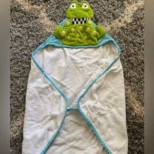 MacKENZIE CHILDS FROG HOODED TOWEL